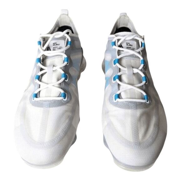 Athletic_Shoes
